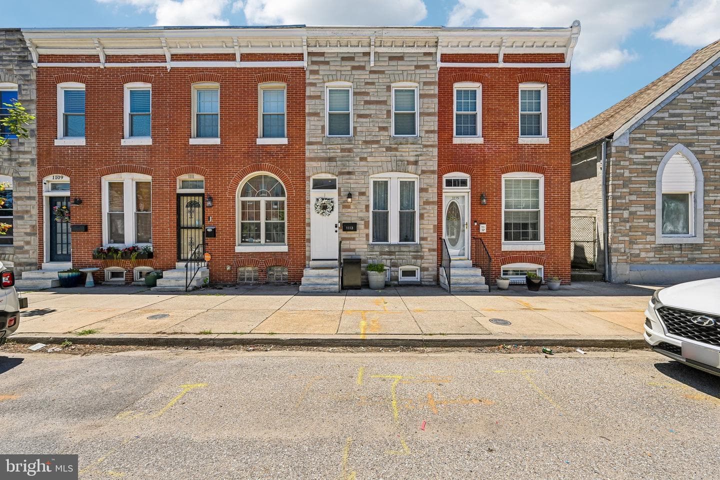 1113 W Cross Street W