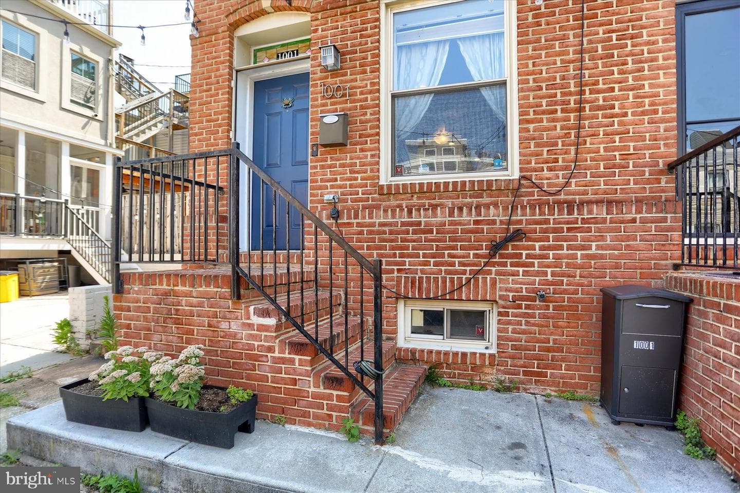 1001 Baylis Street