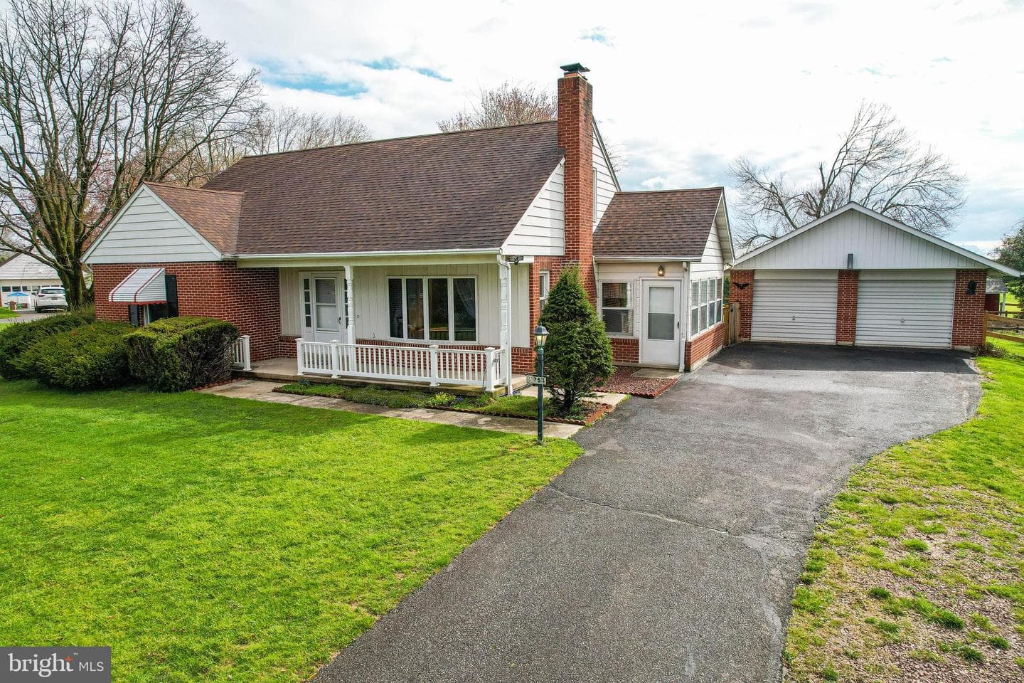 15753 Dover Road photo 1