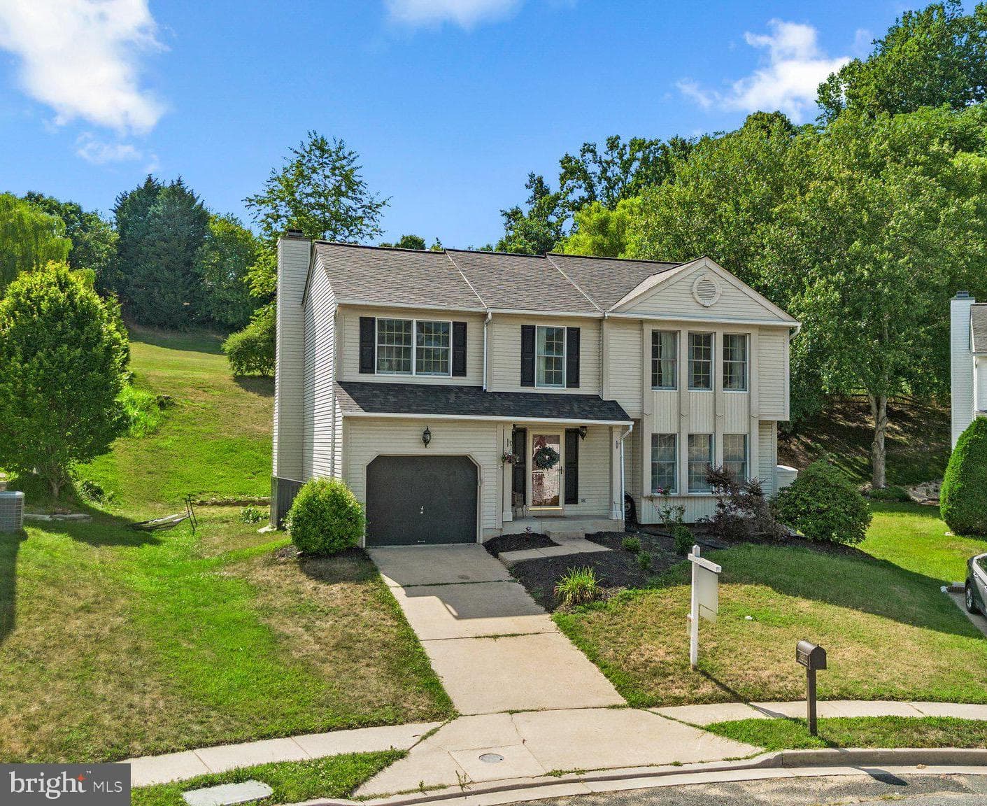9536 Hallhurst Road photo 1