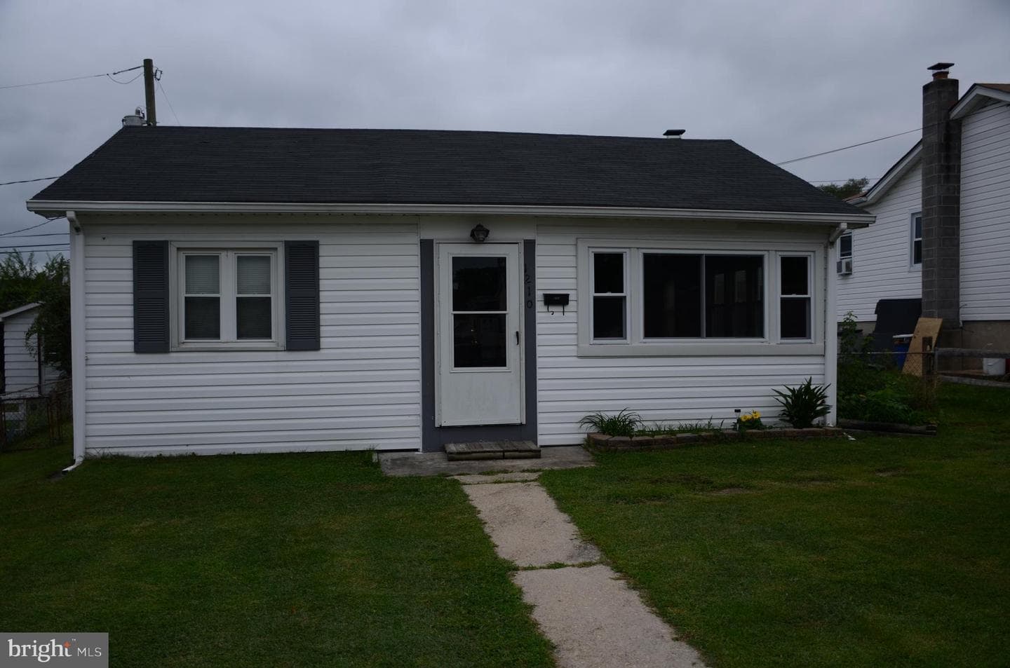 1210 Fuselage Avenue photo 1