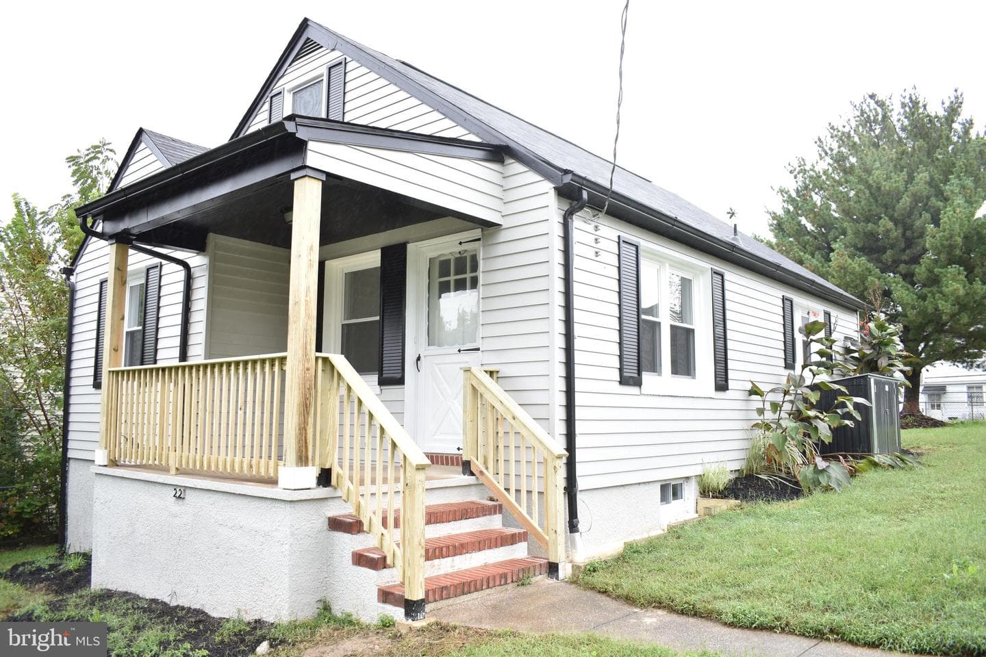 22 Hazel Avenue photo 1