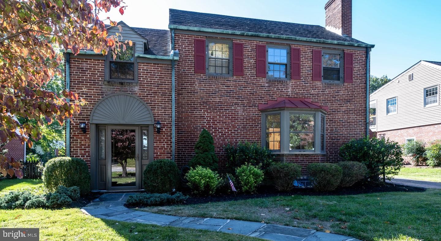 517 Worcester Road photo 1