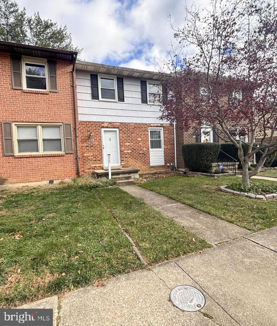 325 Town Green Way photo 1