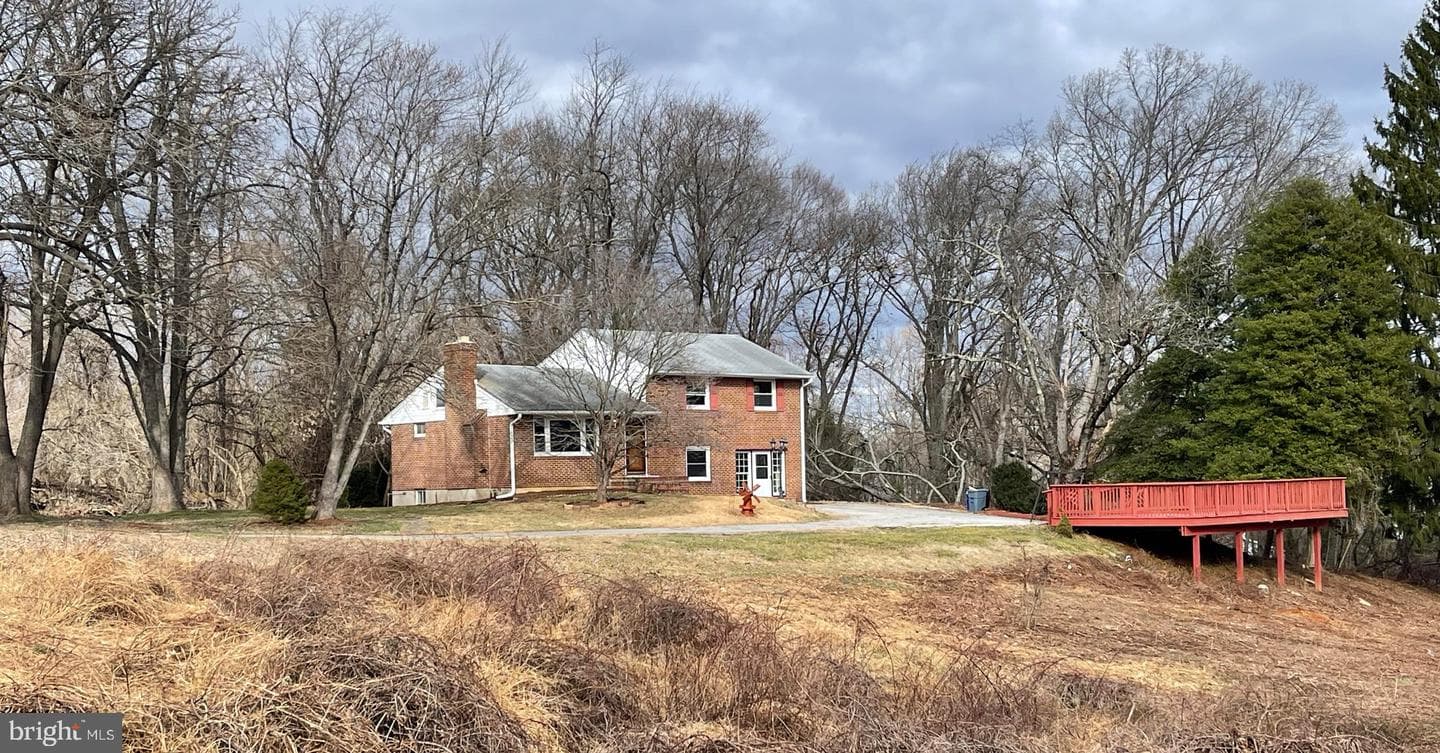 9828 Magledt Road photo 1