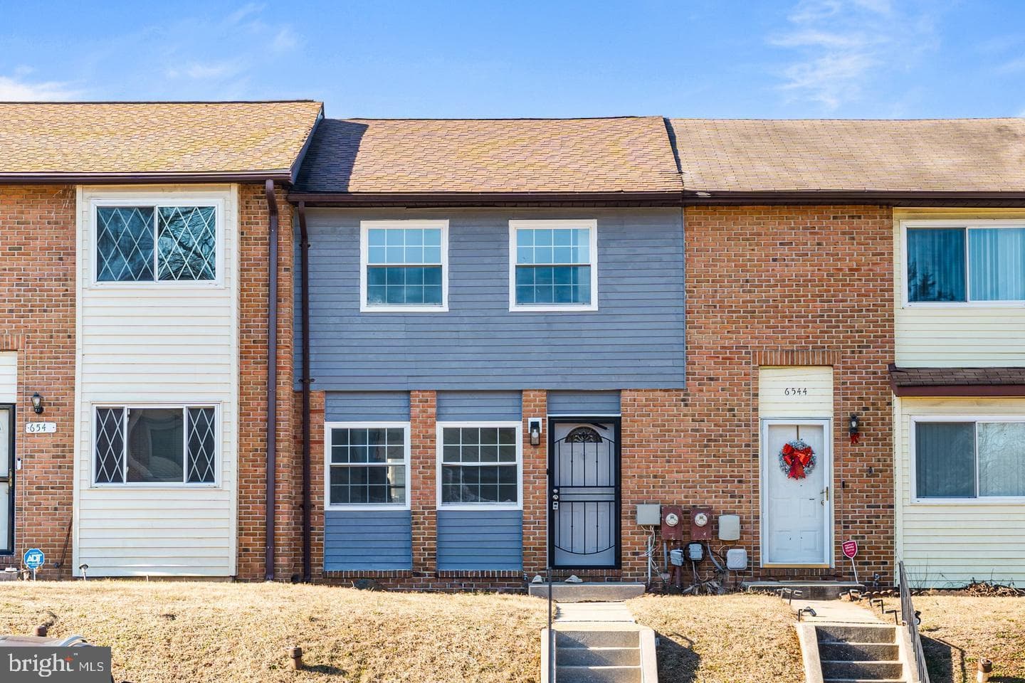 6542 Woodgreen photo 1