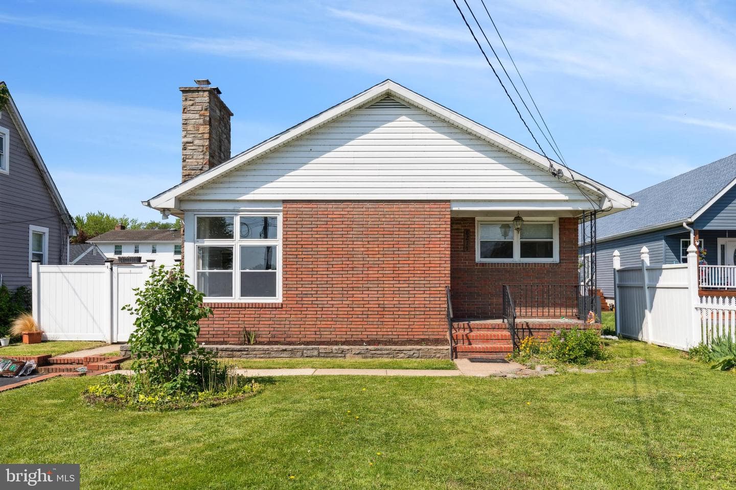 8211 Beach Drive photo 1