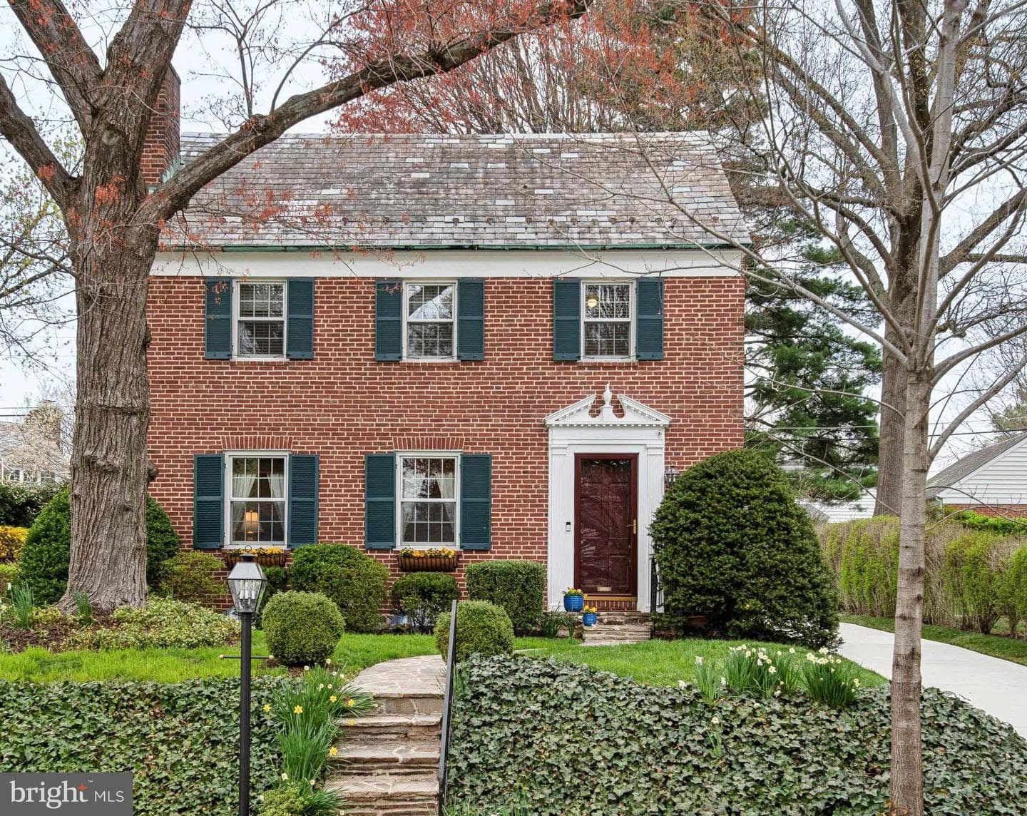 602 Worcester Road photo 1