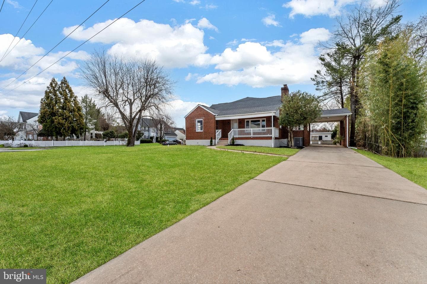 10011 Bird River Road photo 1