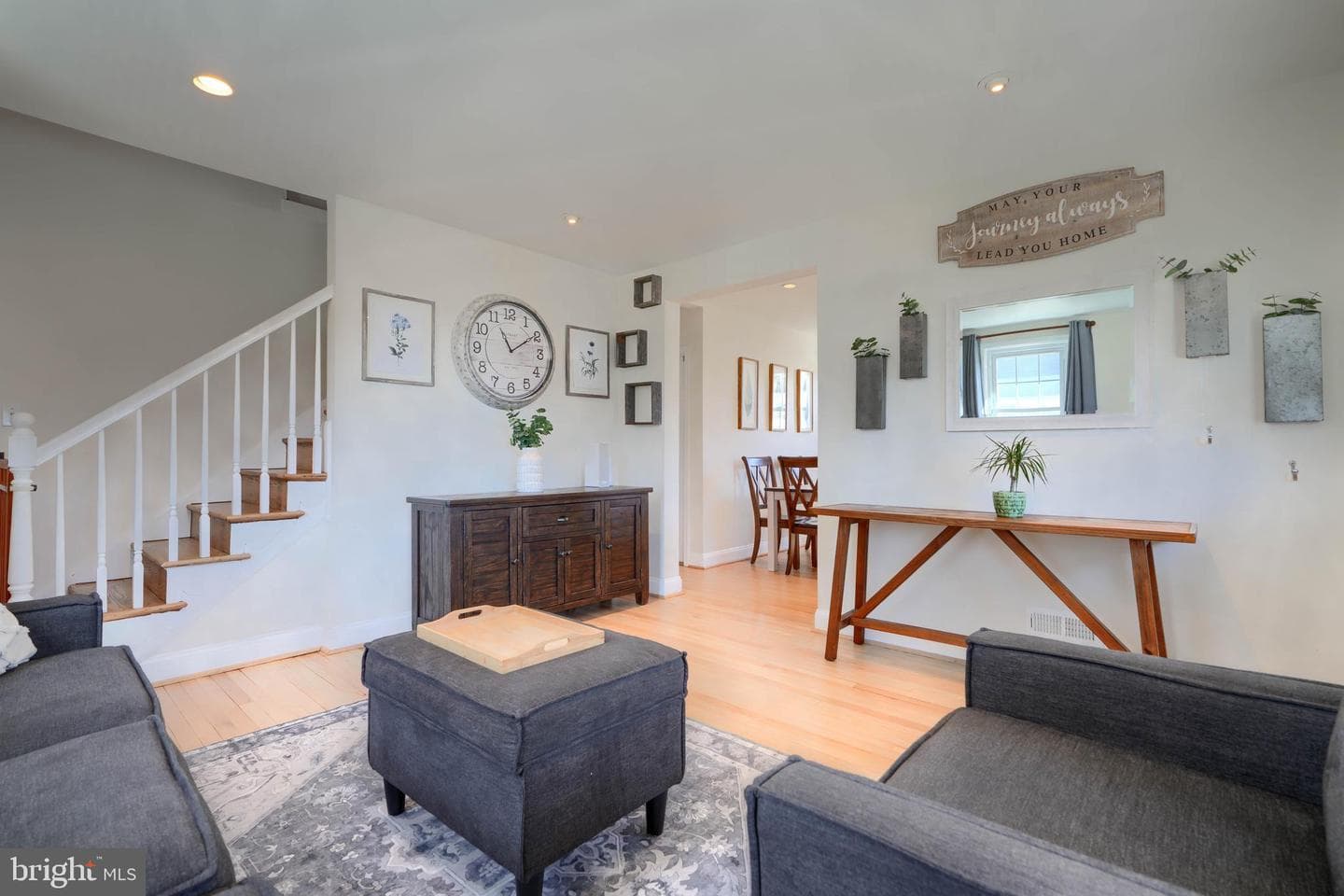 7904 Highpoint Road photo 1