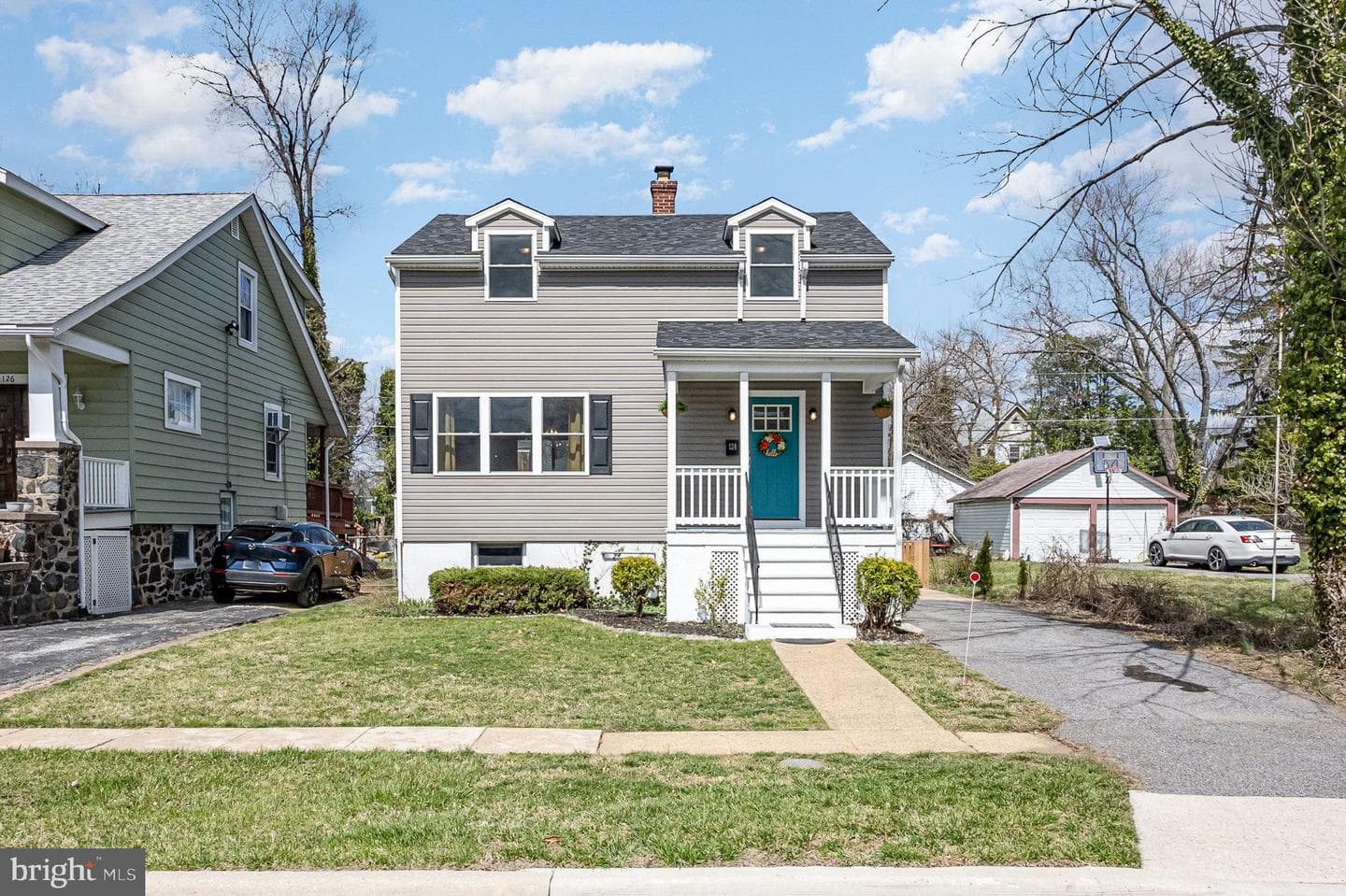 124 Clarendon Avenue photo 1