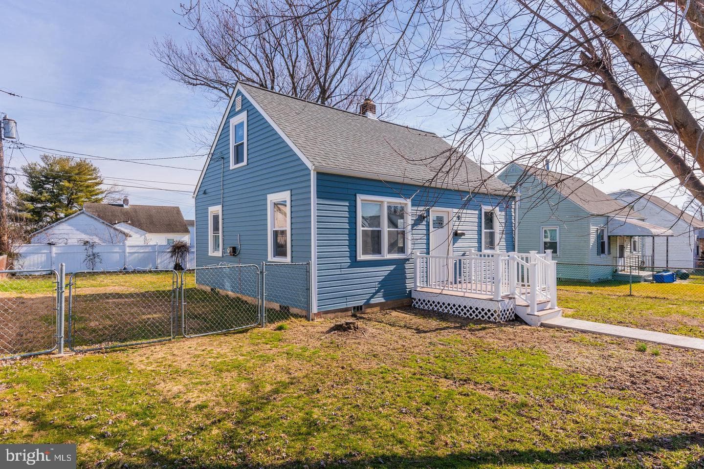 8 Avenal Road photo 1
