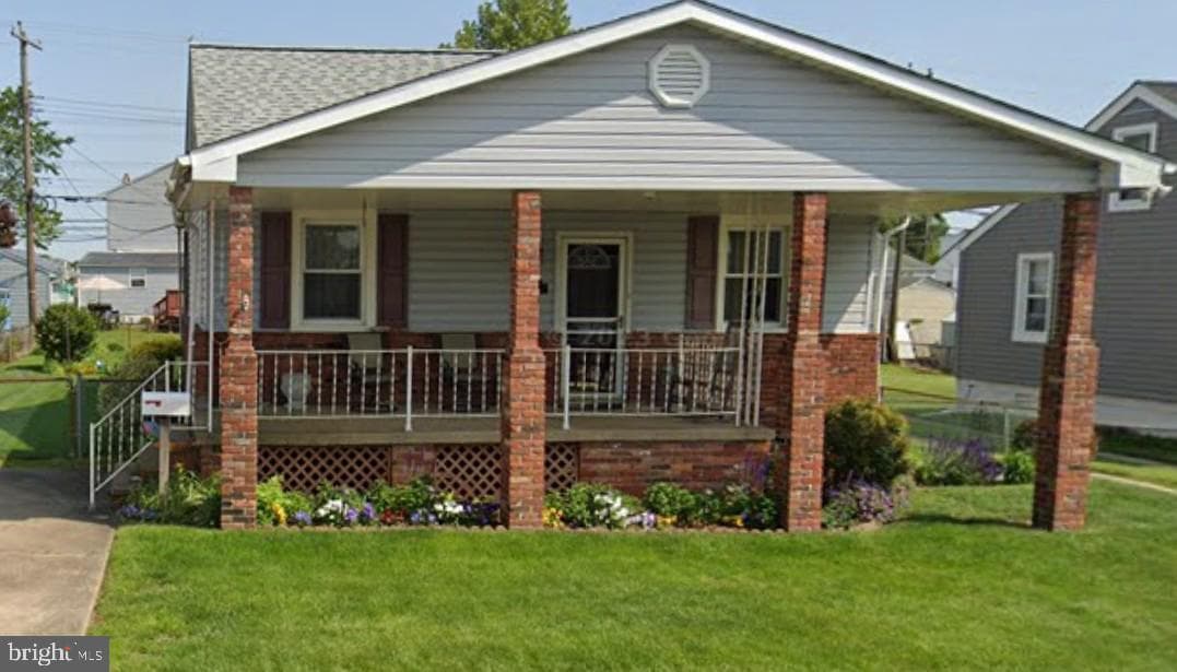 224 Pinewood Road photo 1