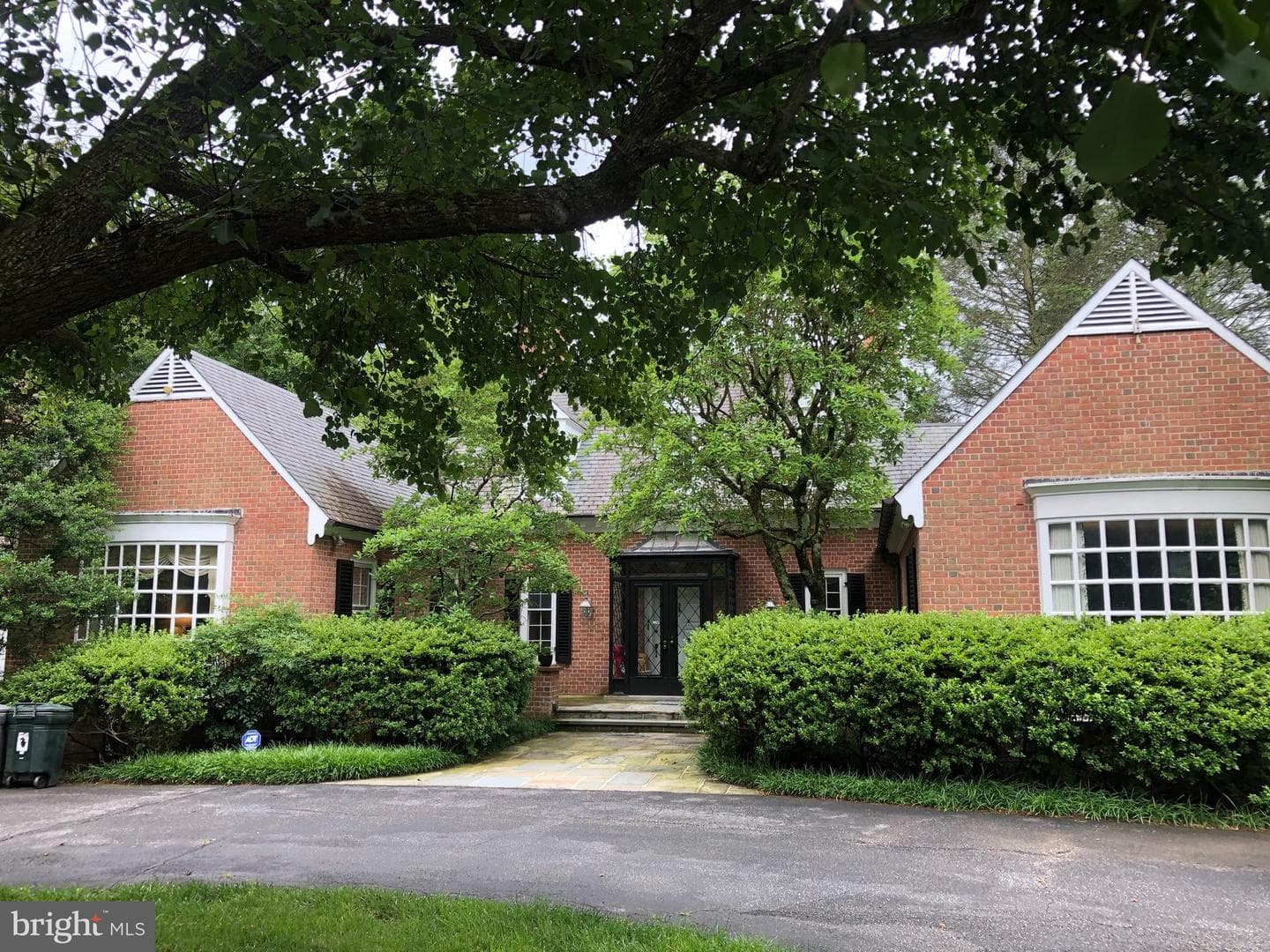 11203 Falls Road photo 1