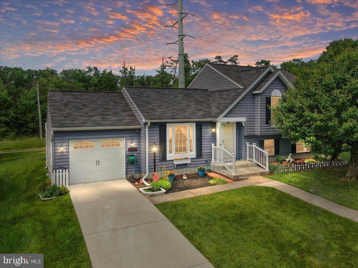 16 Briarleaf Court photo 1