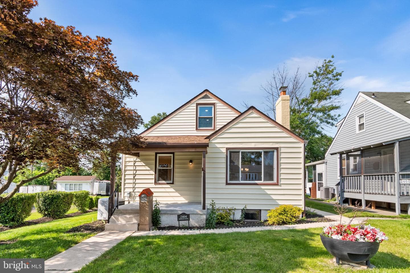 2404 Edgewood Avenue photo 1