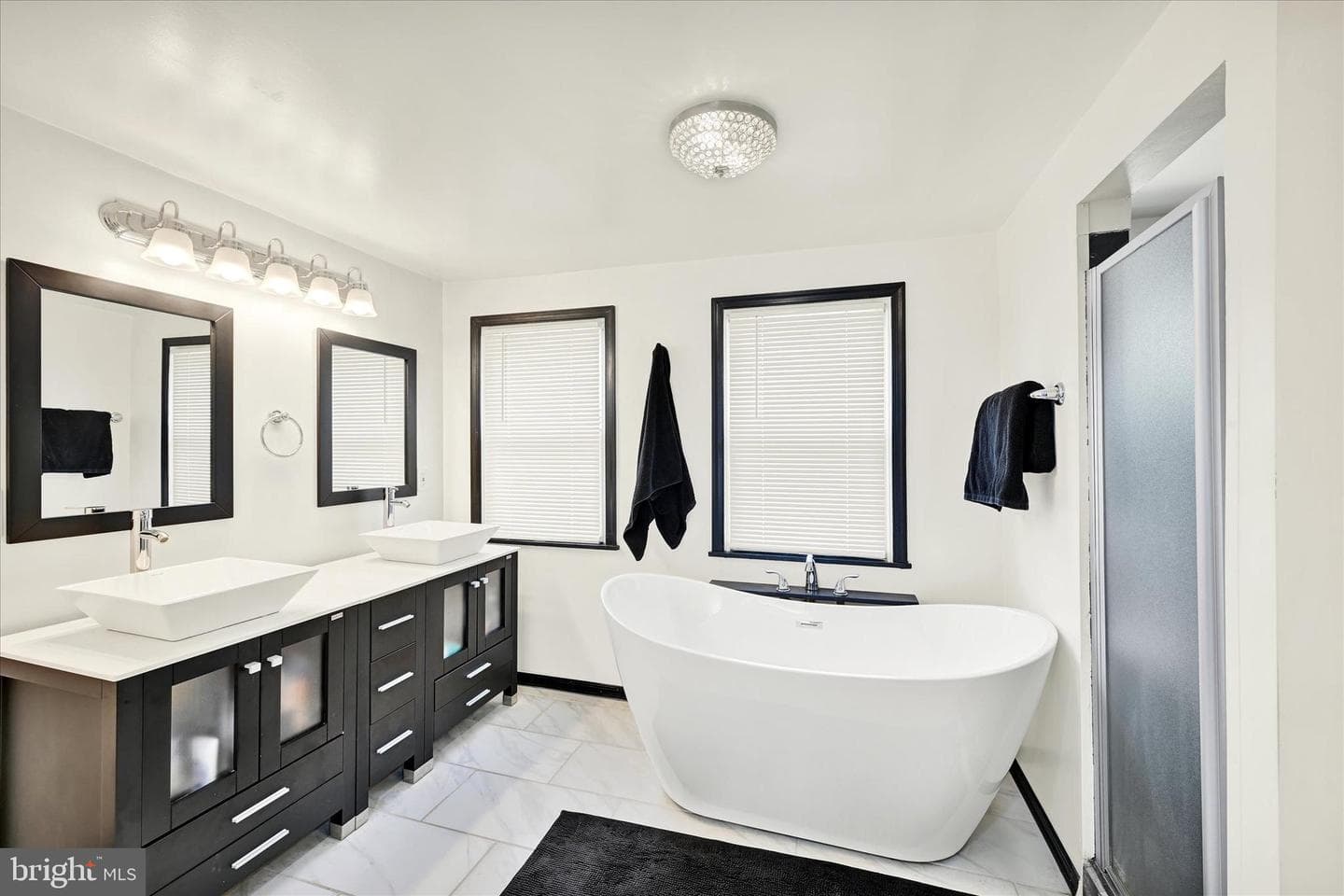15 Homberg Avenue photo 1