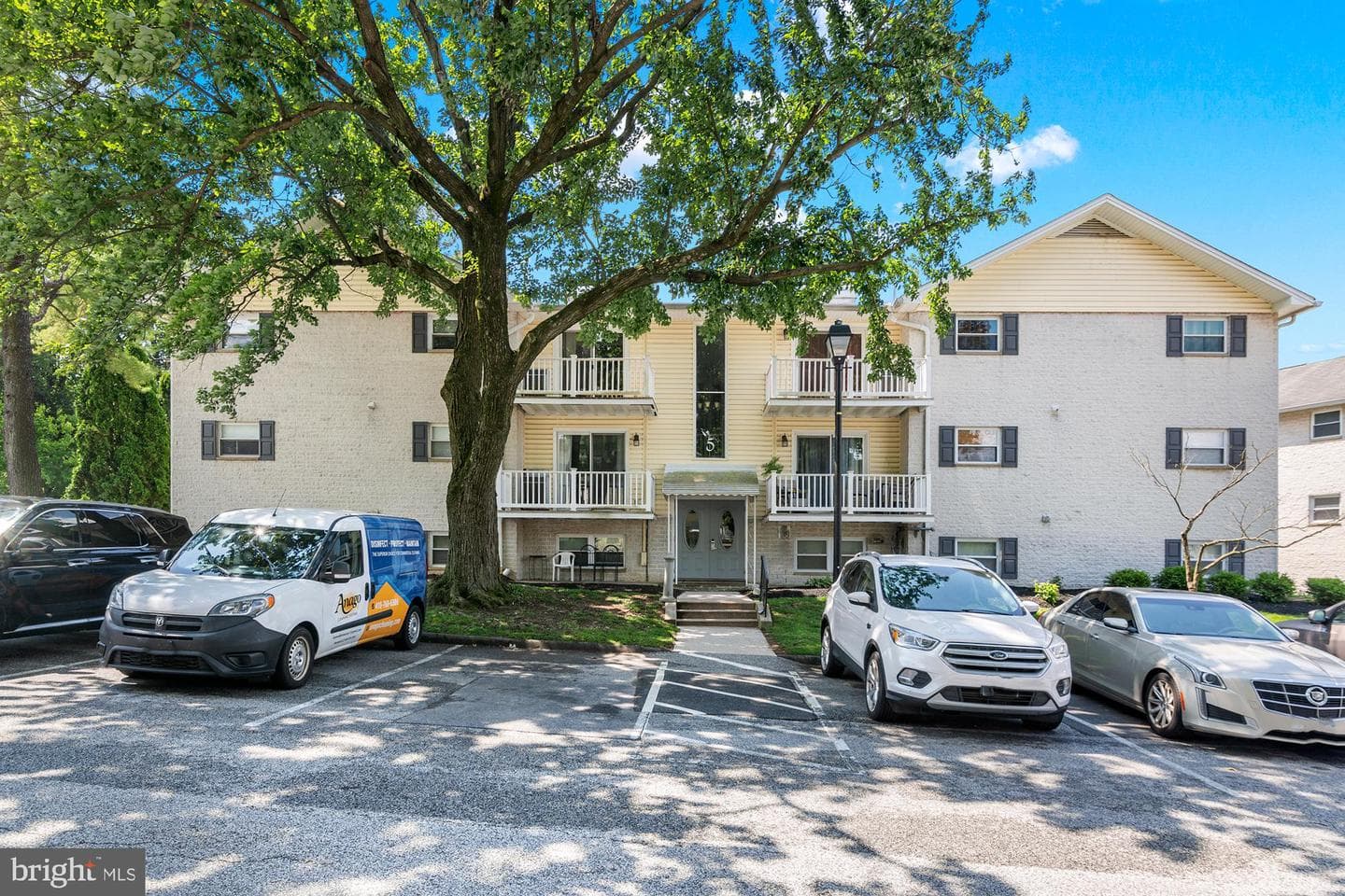 5 Warren Lodge Court #b photo 1