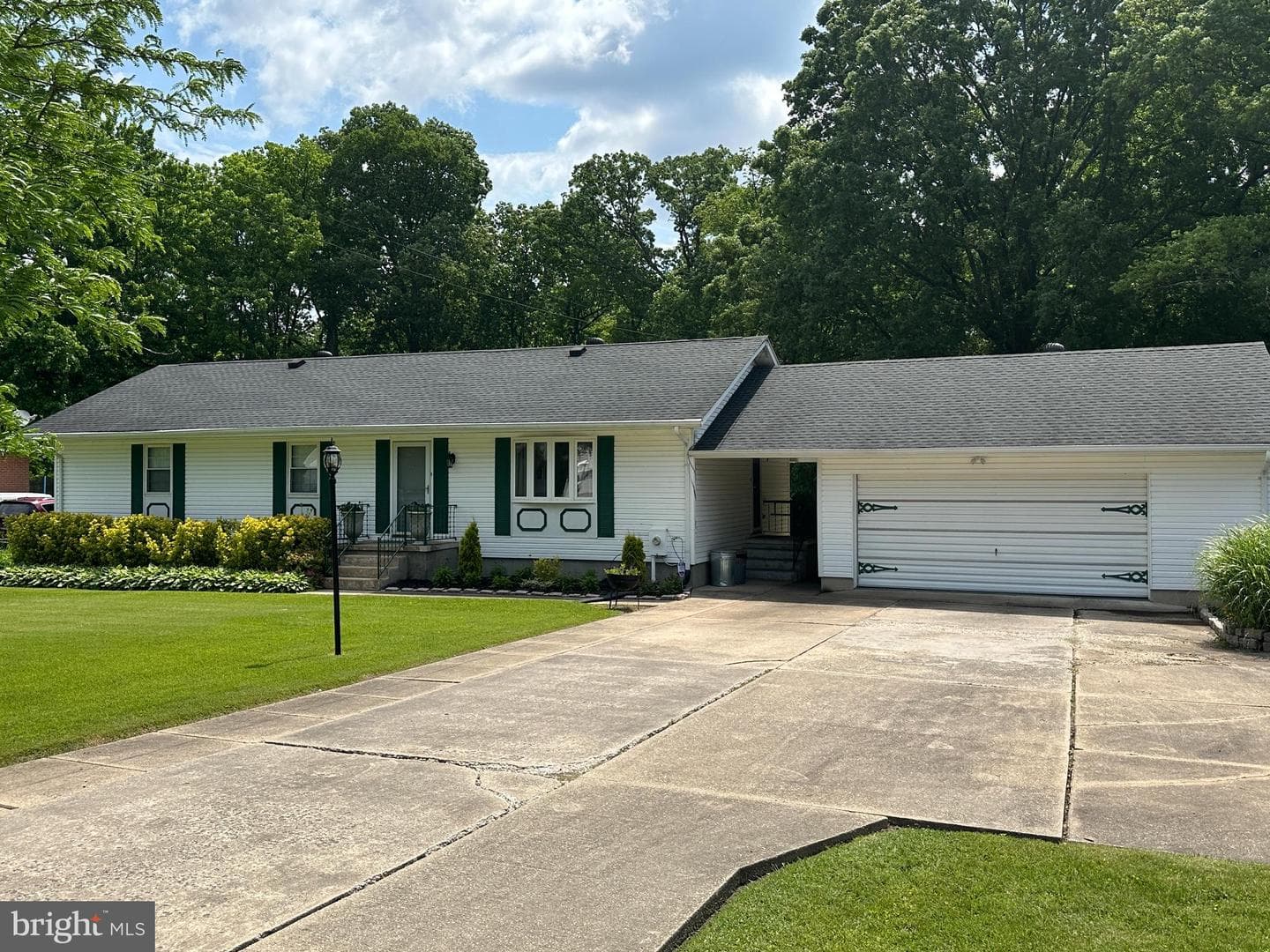 1733 Hilltop Avenue photo 1