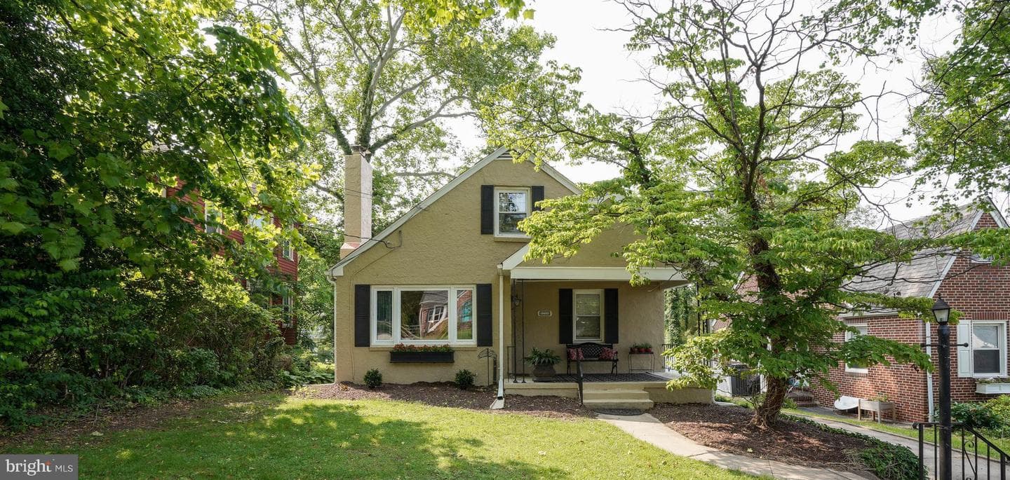 1216 Francis Avenue photo 1