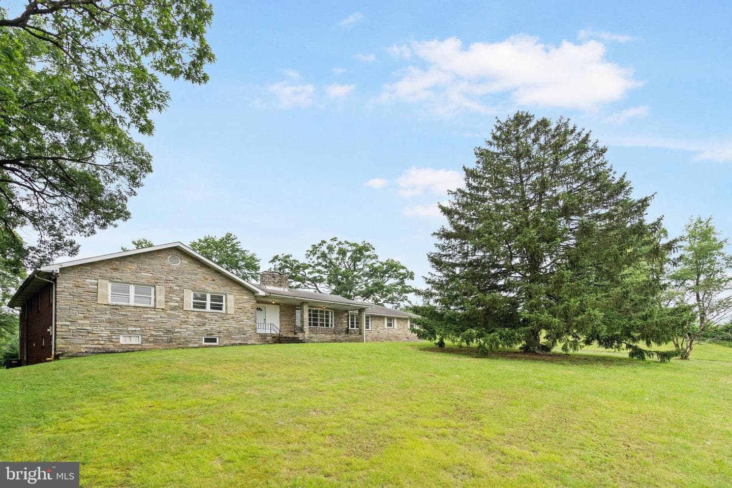 5245 King Avenue photo 1