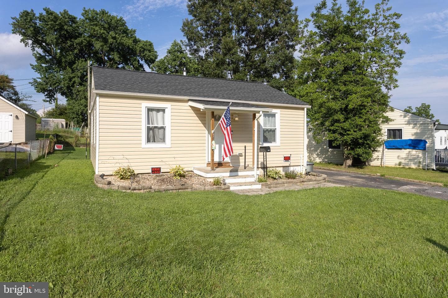 113 Alcock Road photo 1