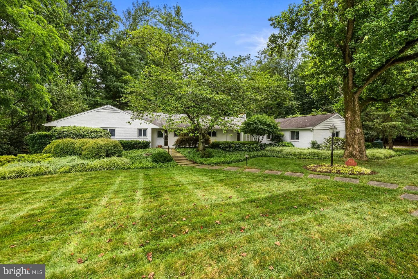 10815 Longacre Lane photo 1