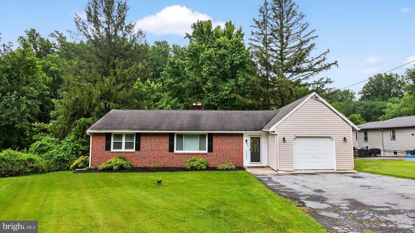 10905 Steffeny Road photo 1