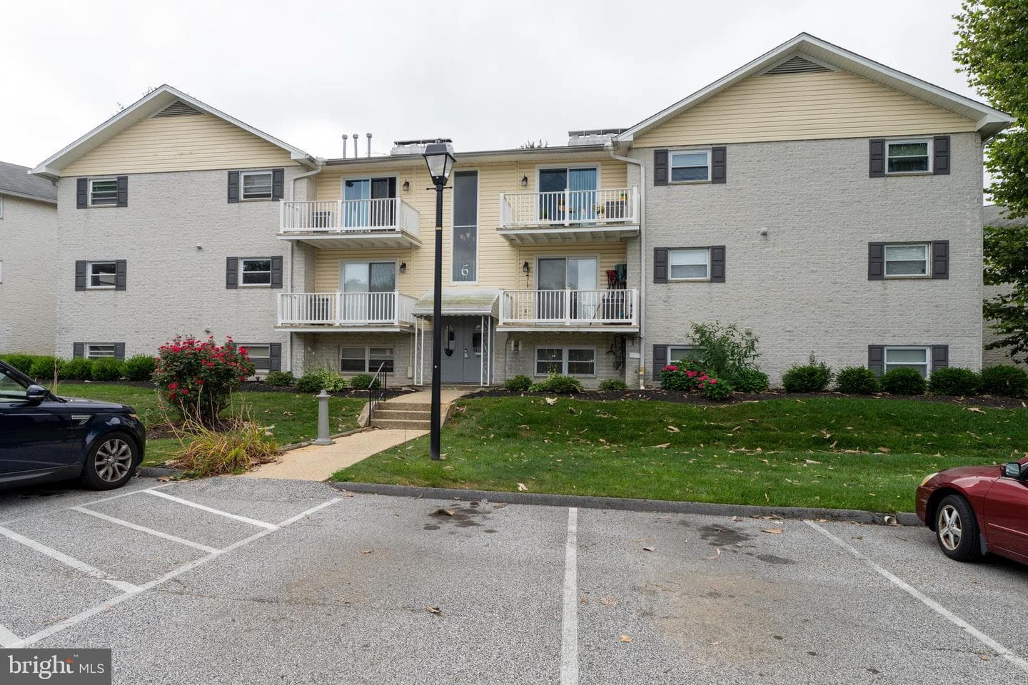 6 Warren Lodge Ct #2d photo 1