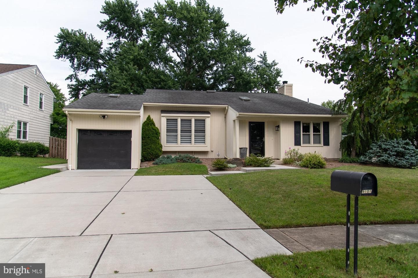 9101 Transoms Road photo 1