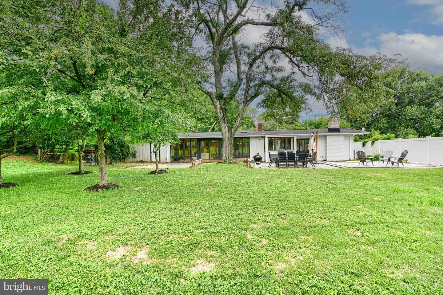 7925 Winterset Avenue photo 1