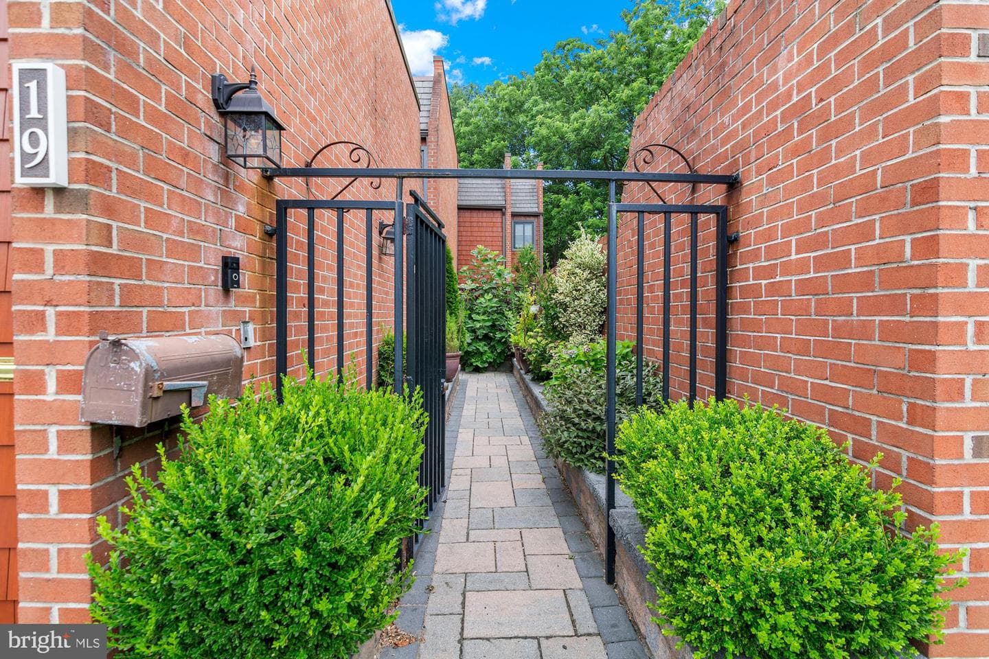 19 Coldwater Court photo 1