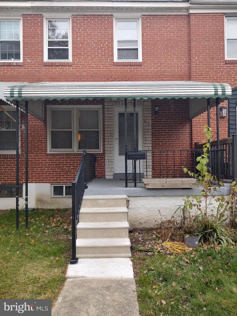 303 Leeanne Road photo 1