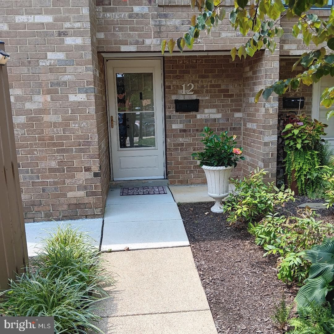 12 Chesham Court #b photo 1