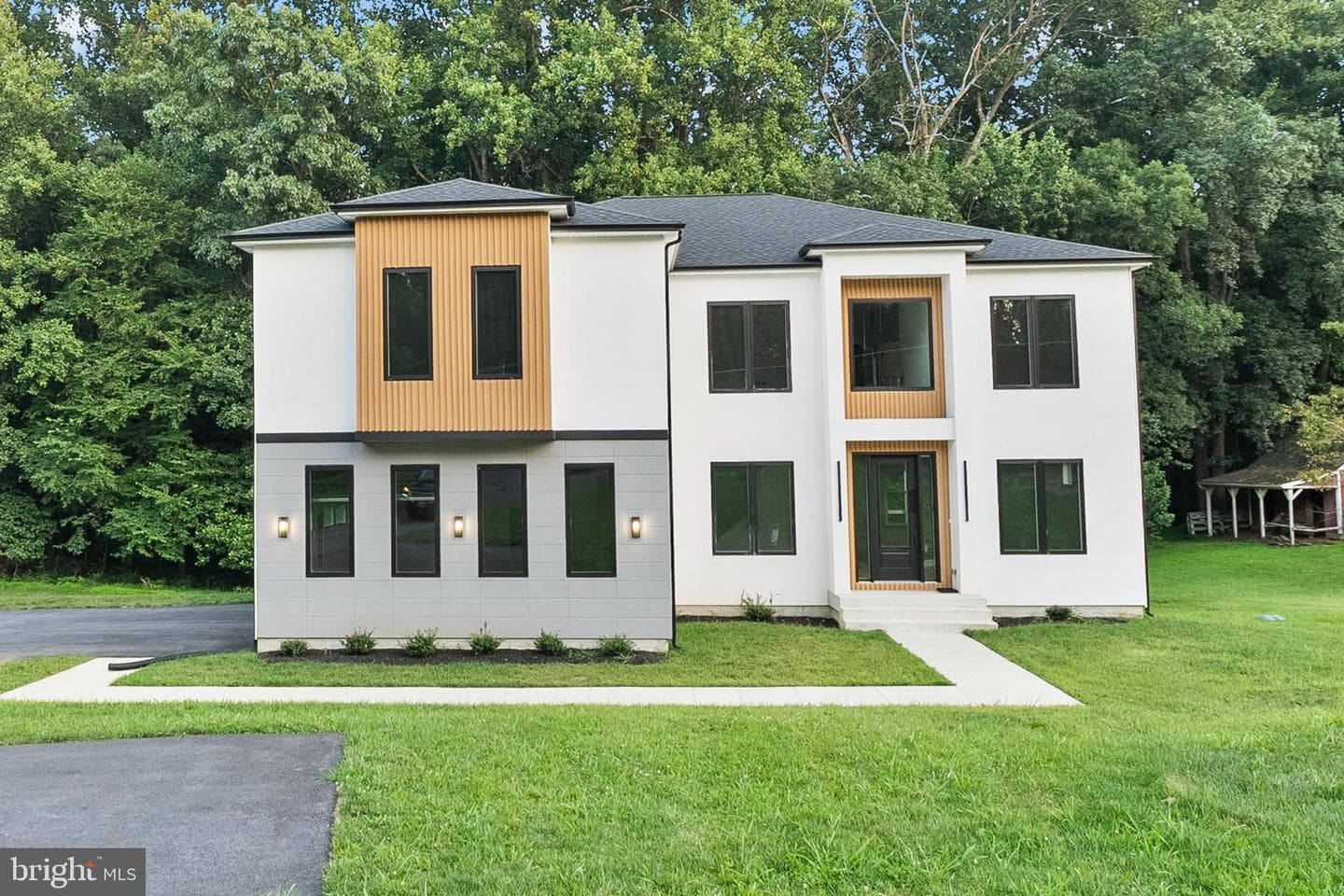 1321 Nicodemus Road photo 1