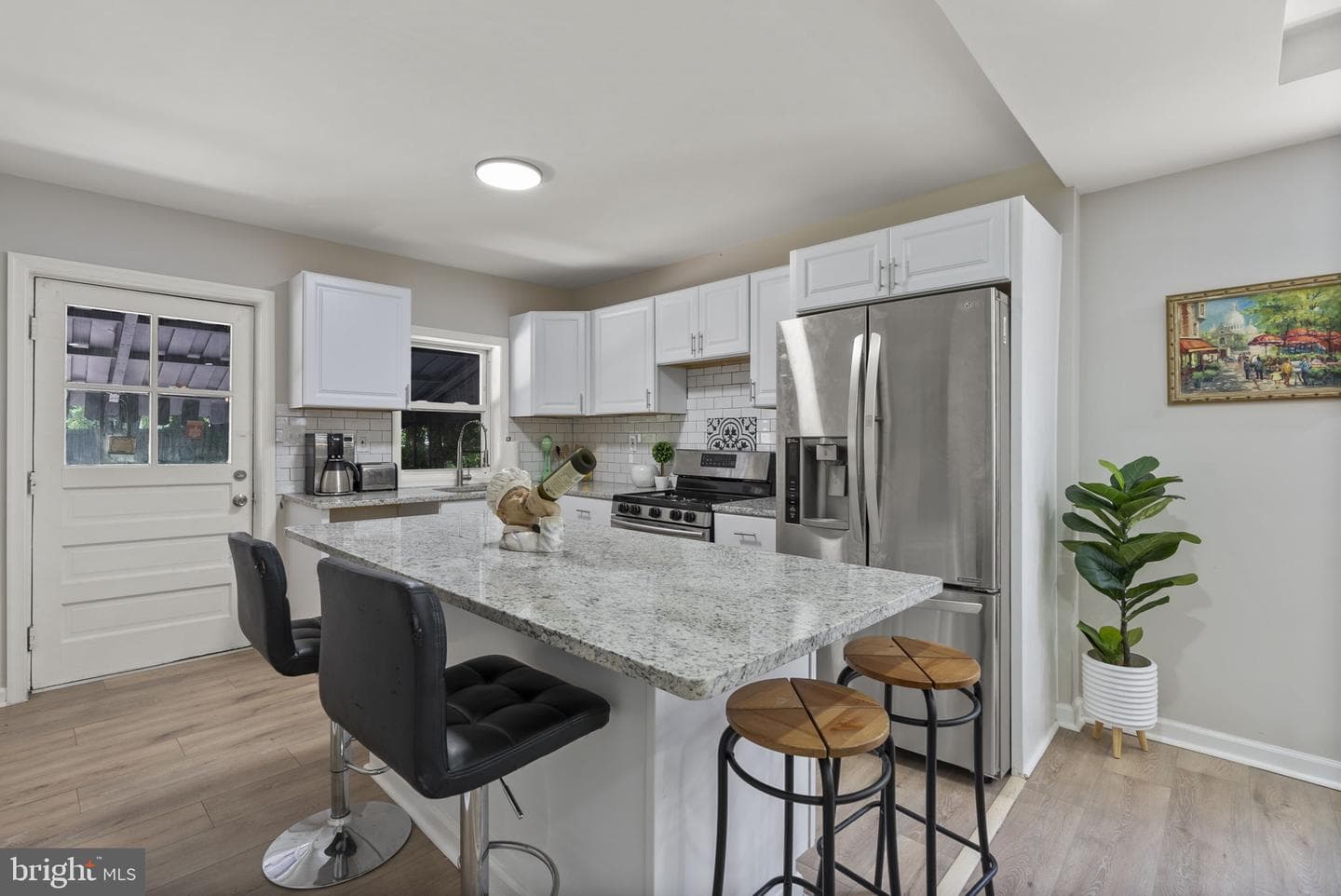 8505 Oakleigh Road photo 1