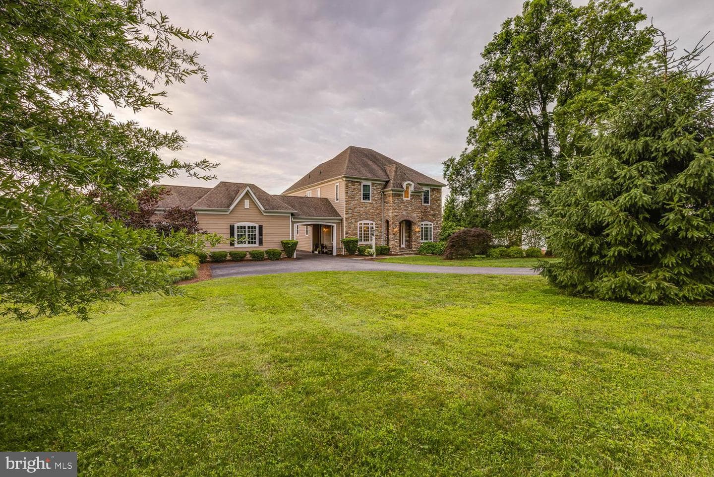 3913 Briar Knoll Circle photo 1