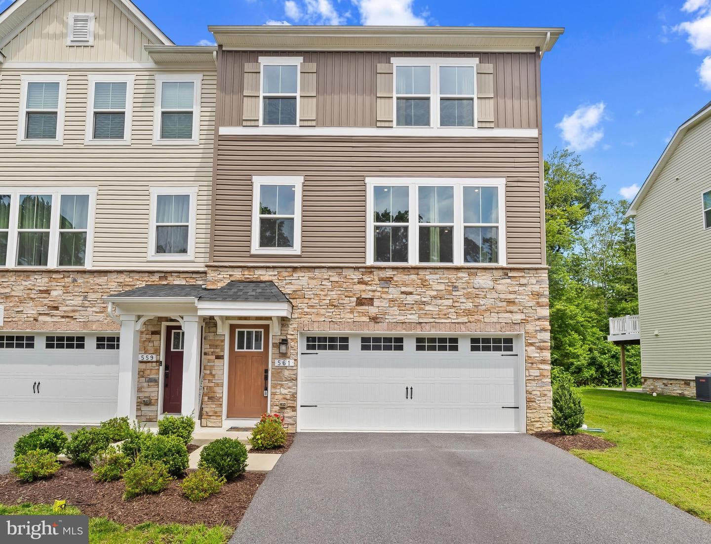 561 Katherine Avenue photo 1