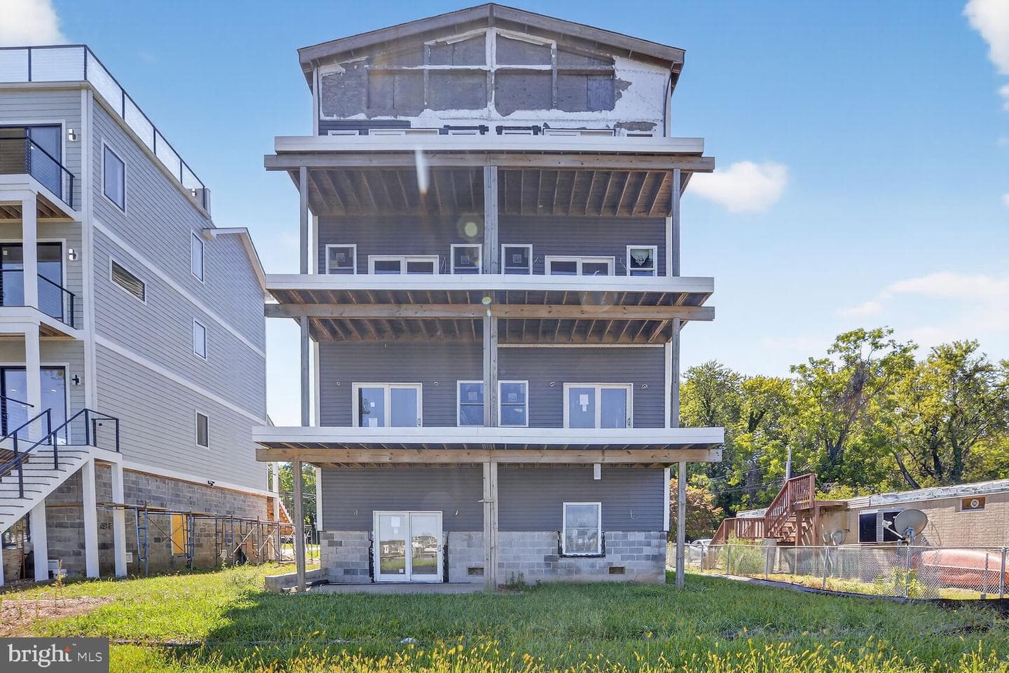 2710 6th Street photo 1