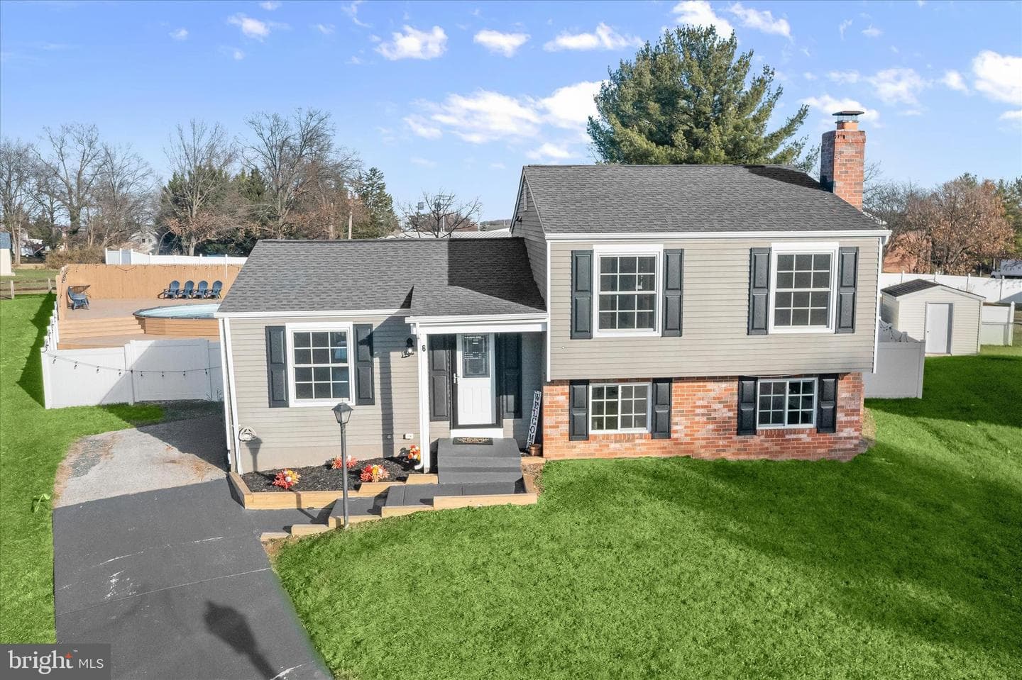 6 New Kent Court photo 1