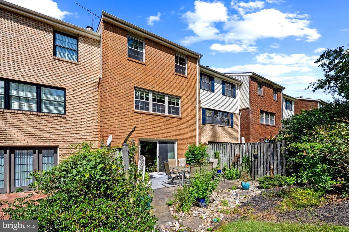 9 Theo Lane photo 1