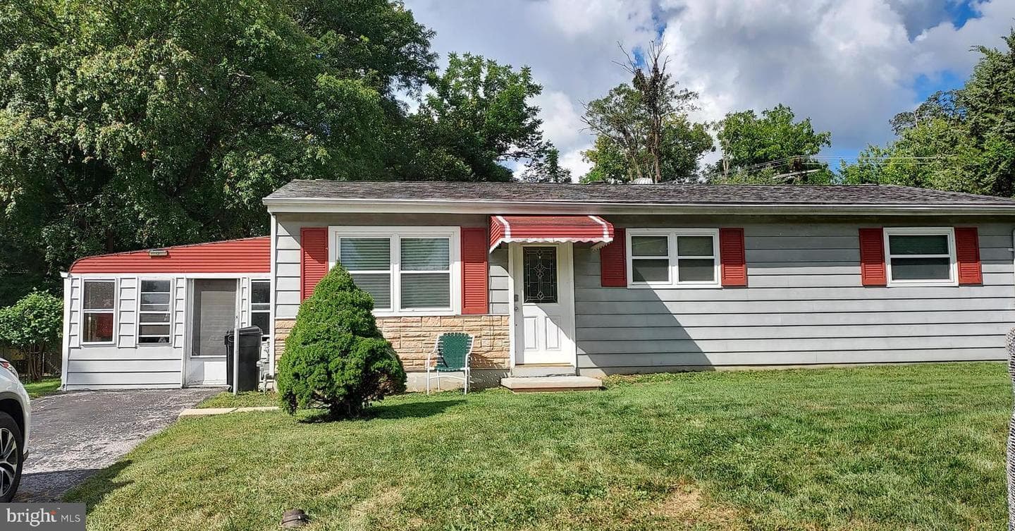 1840 Colmar Road photo 1