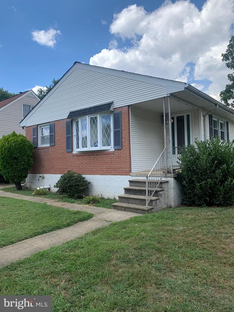 2922 Illinois Avenue photo 1