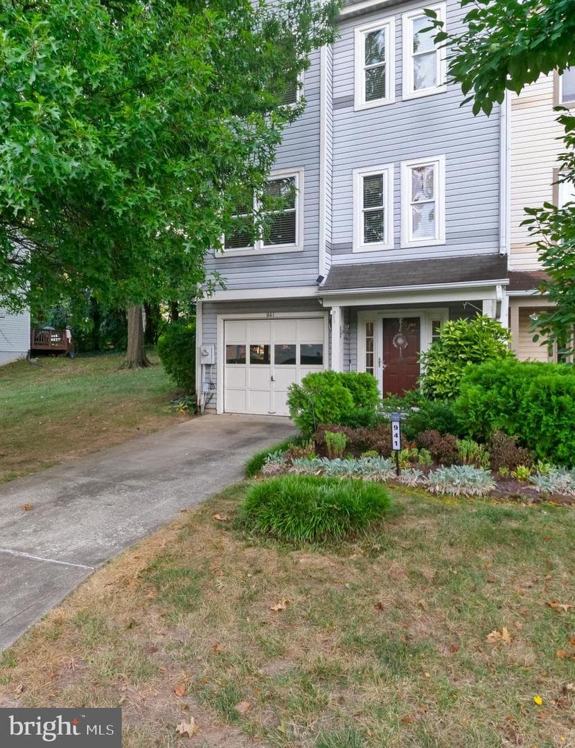 941 Oakmoor Drive #941 photo 1