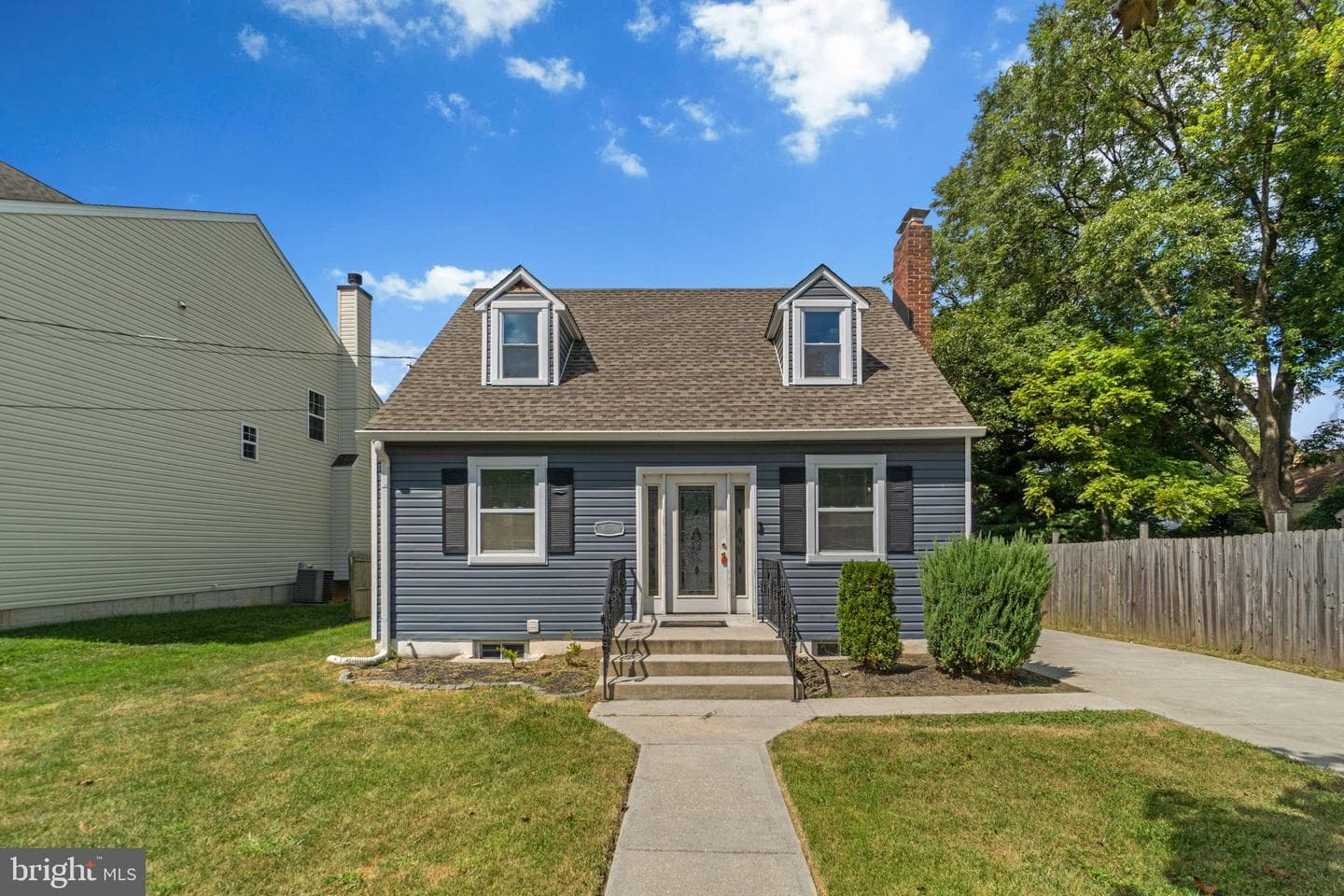 3418 Carroll Avenue photo 1