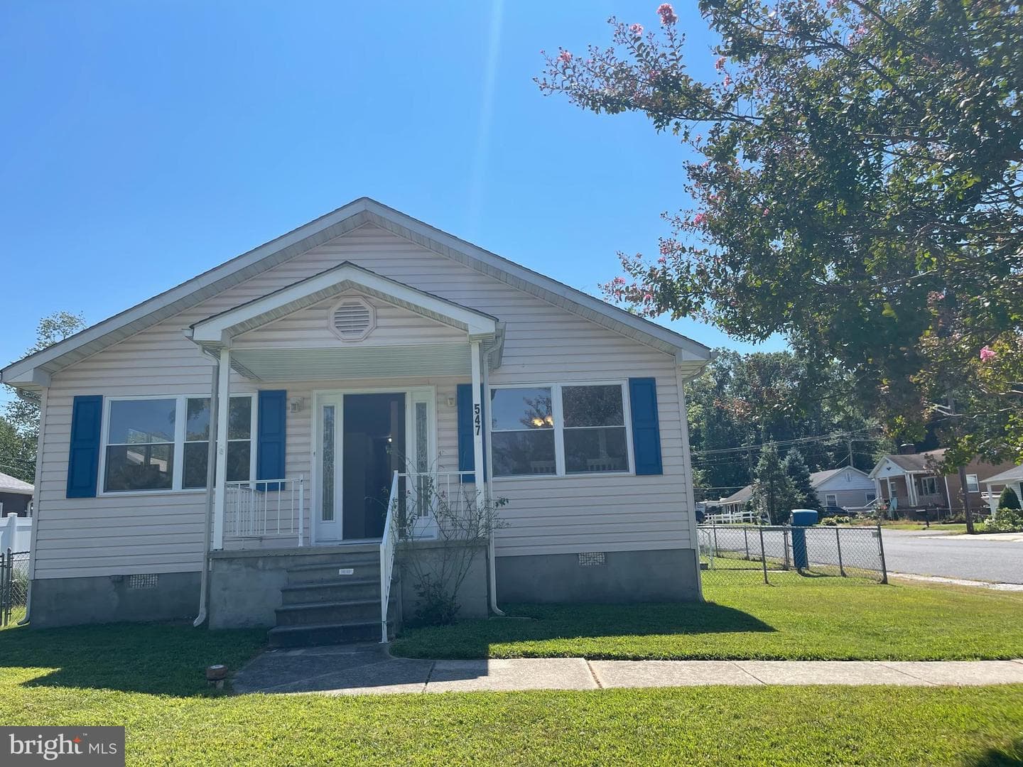 547 Compass Road photo 1