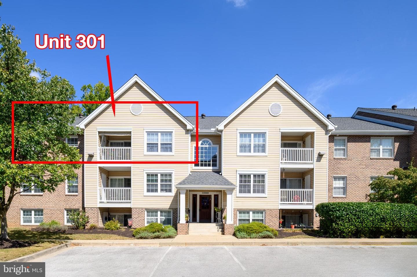 3 Ginford Place #301 photo 1