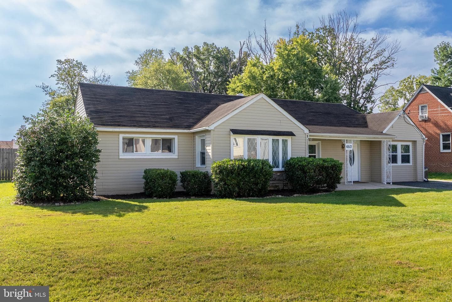 6513 Corkley photo 1