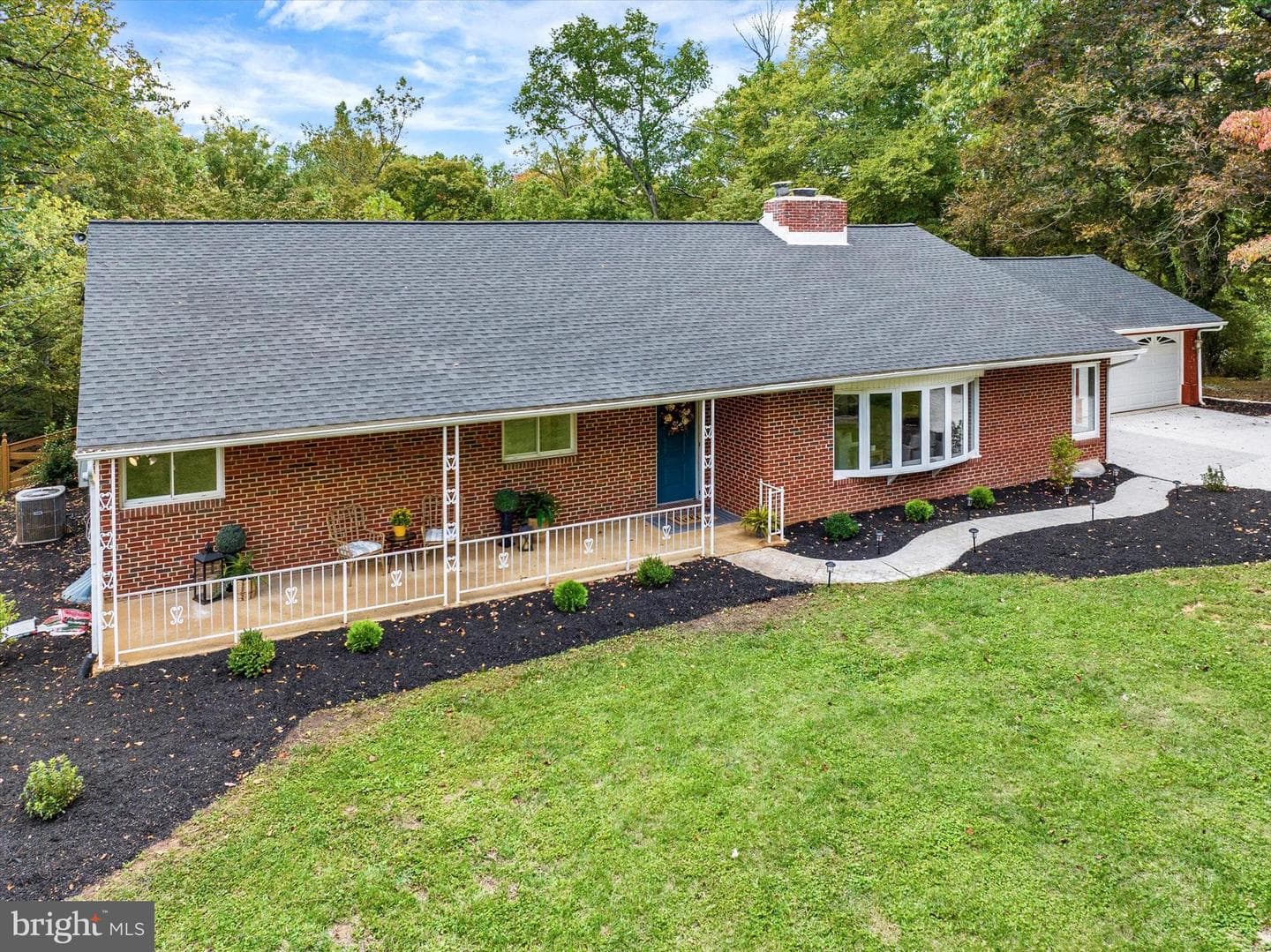 7 Bangert Avenue photo 1