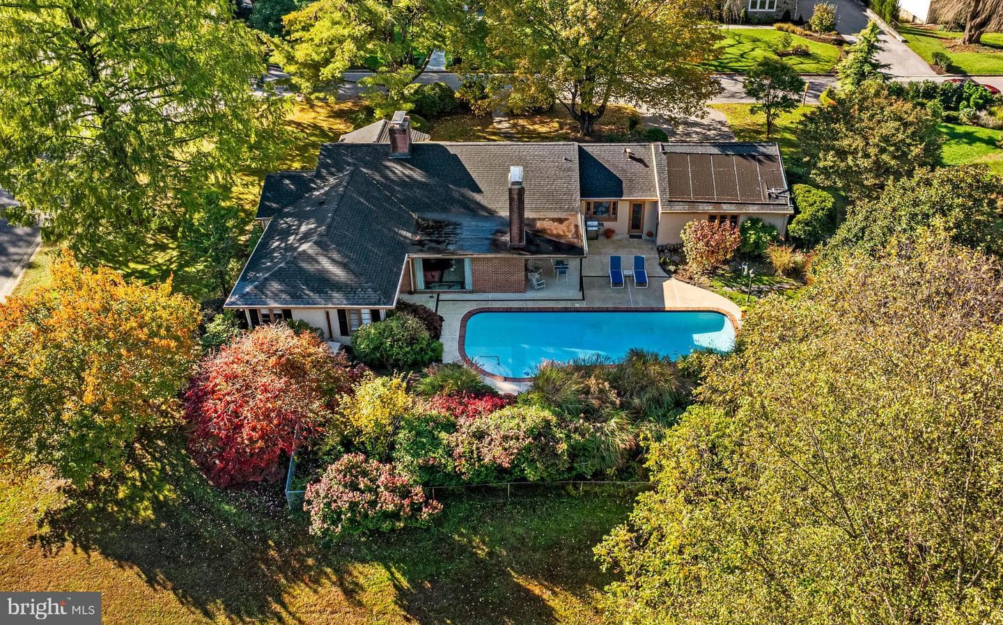 1000 West Wind Court photo 1